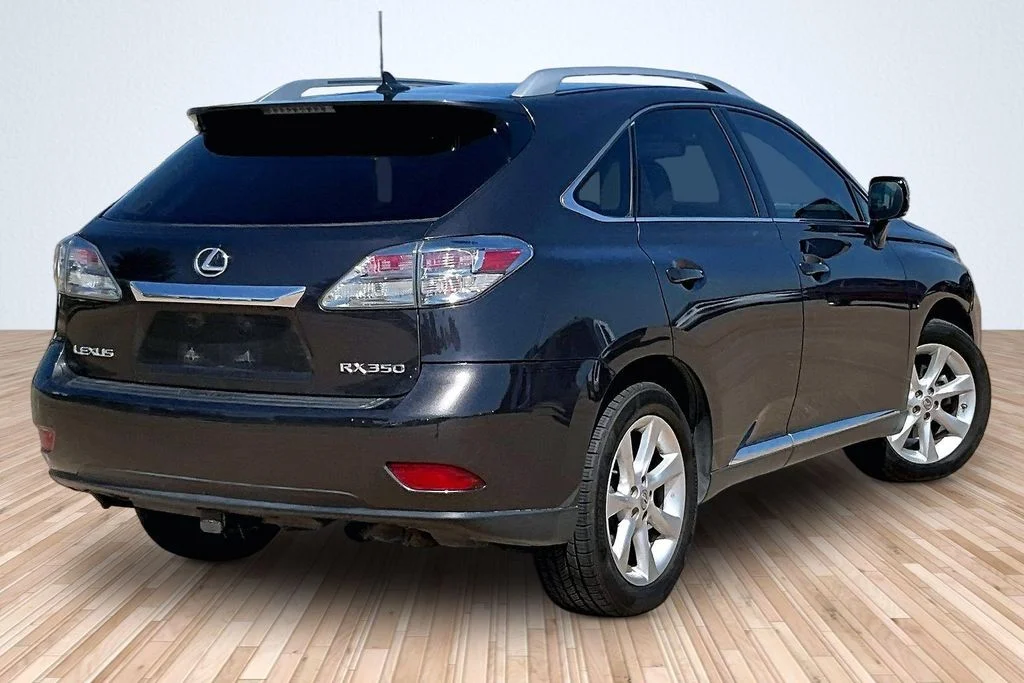 Used 2010  Lexus 350 image 2