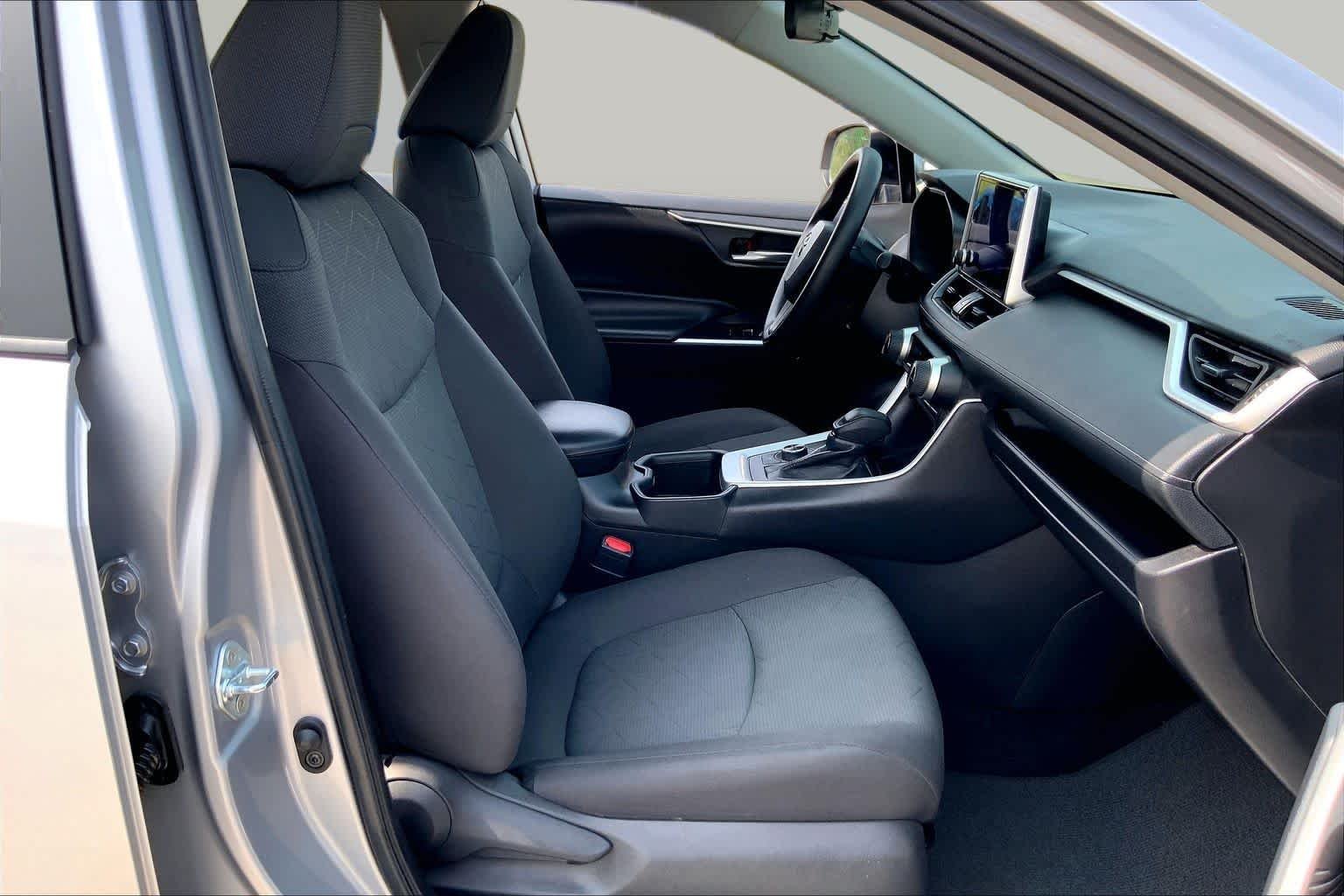 Used 2024 Silver Sky Metallic Toyota Hybrid XLE image 9