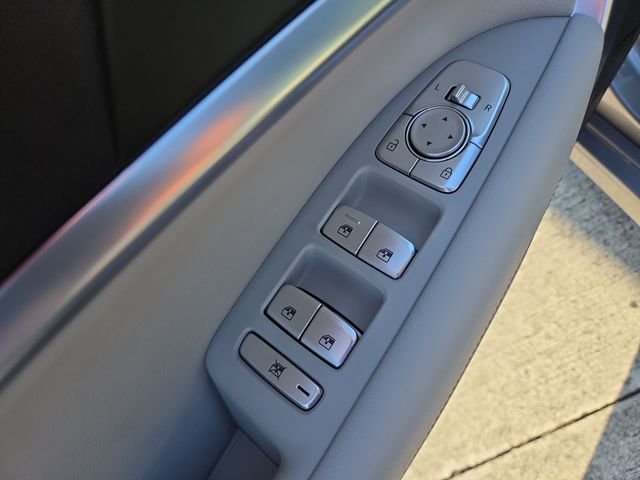 2023 GENESIS G70 Standard - Photo 13