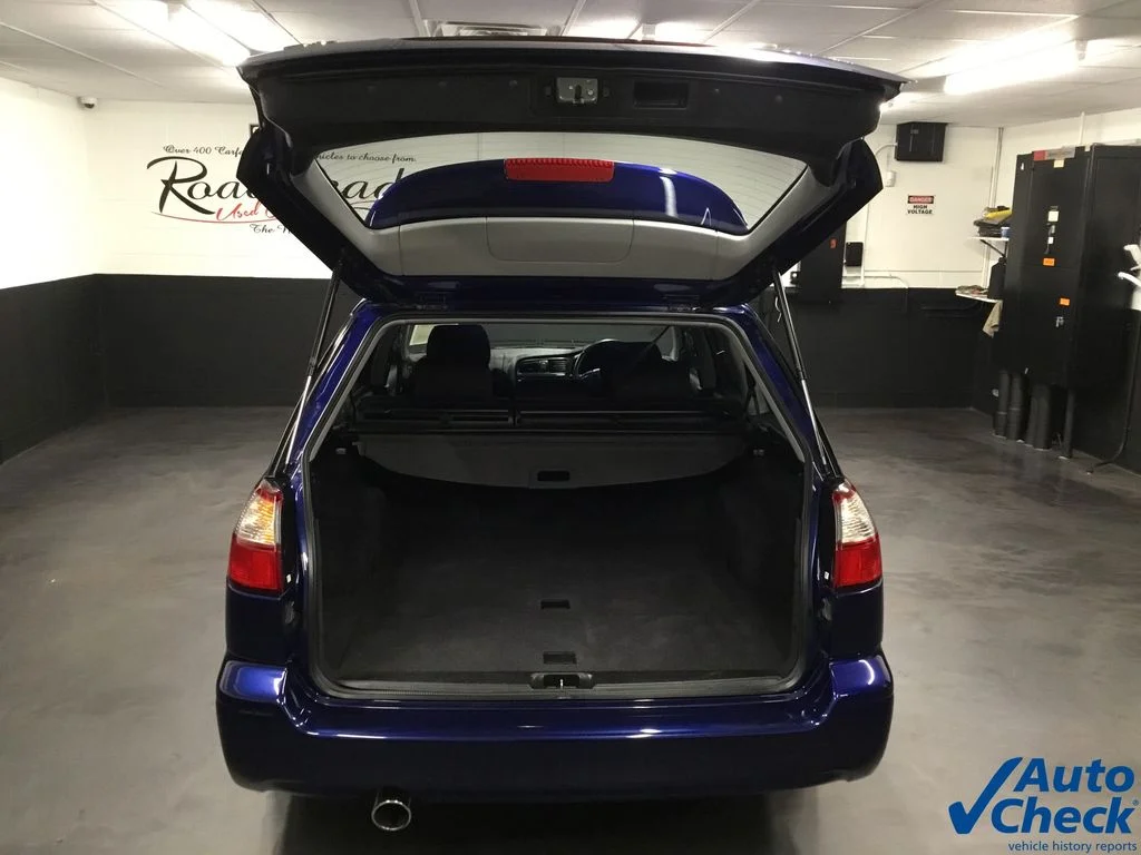 Used 2001 Blue Subaru GT image 12