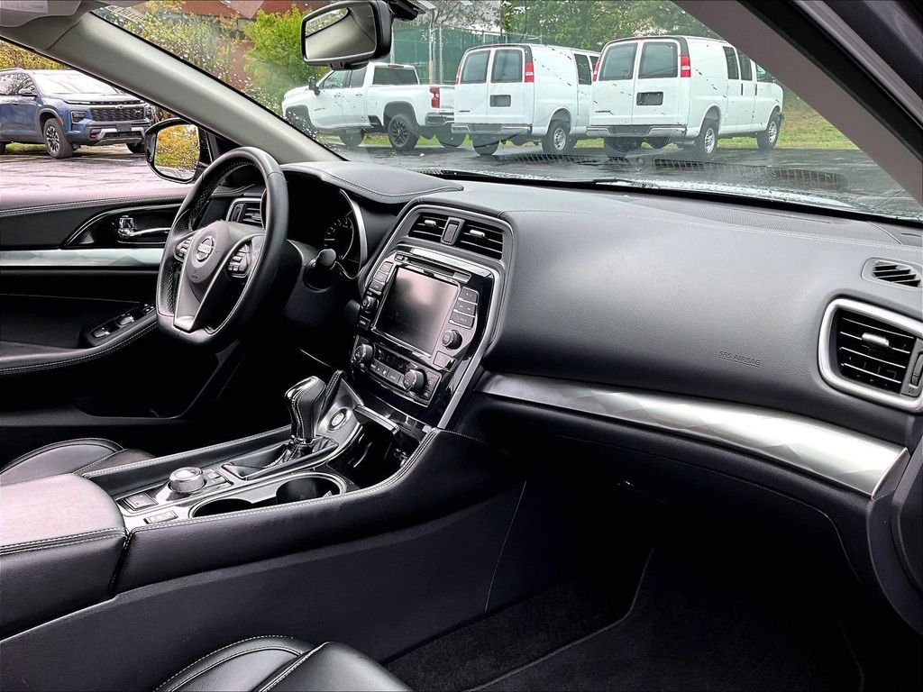 Used 2019 Gray Nissan 3.5 SV image 21