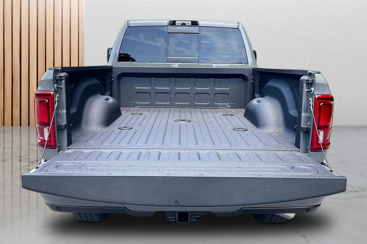 New 2026 Ceramic Gray Clear-Coat Exterior Paint RAM Laramie image 24