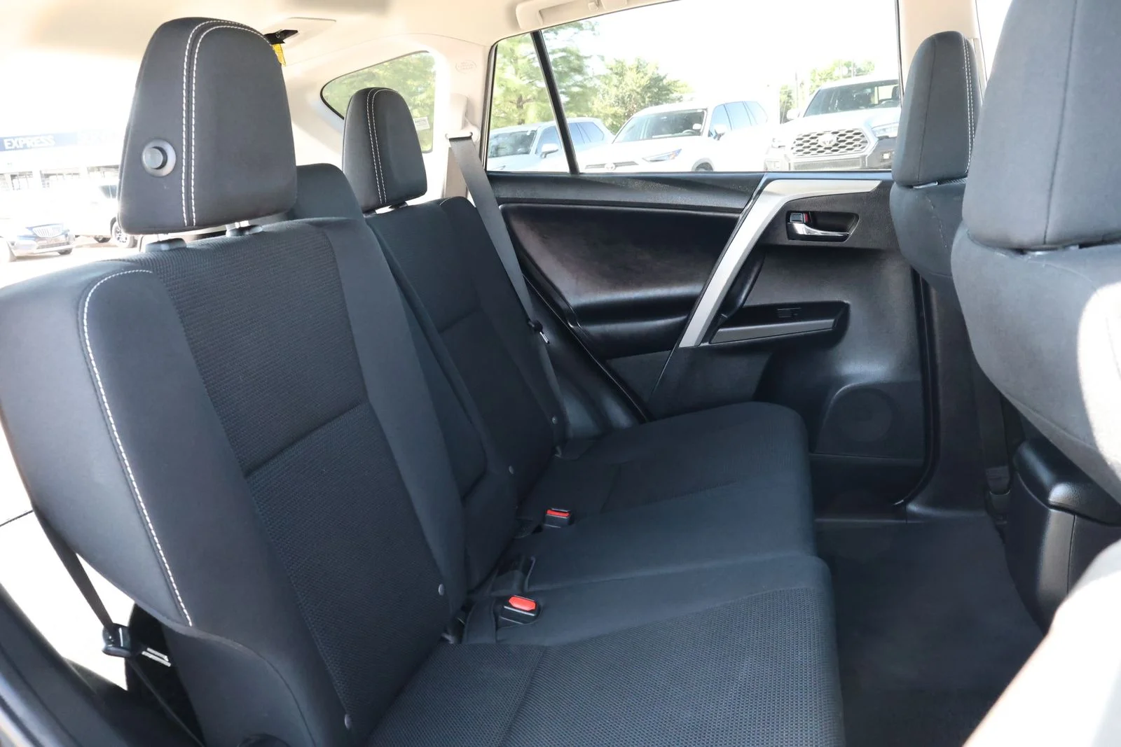 Used 2017 Gray Toyota XLE image 33