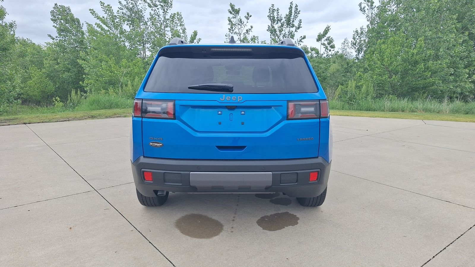New 2026 Hydro Blue Pearlcoat Jeep Laredo image 4