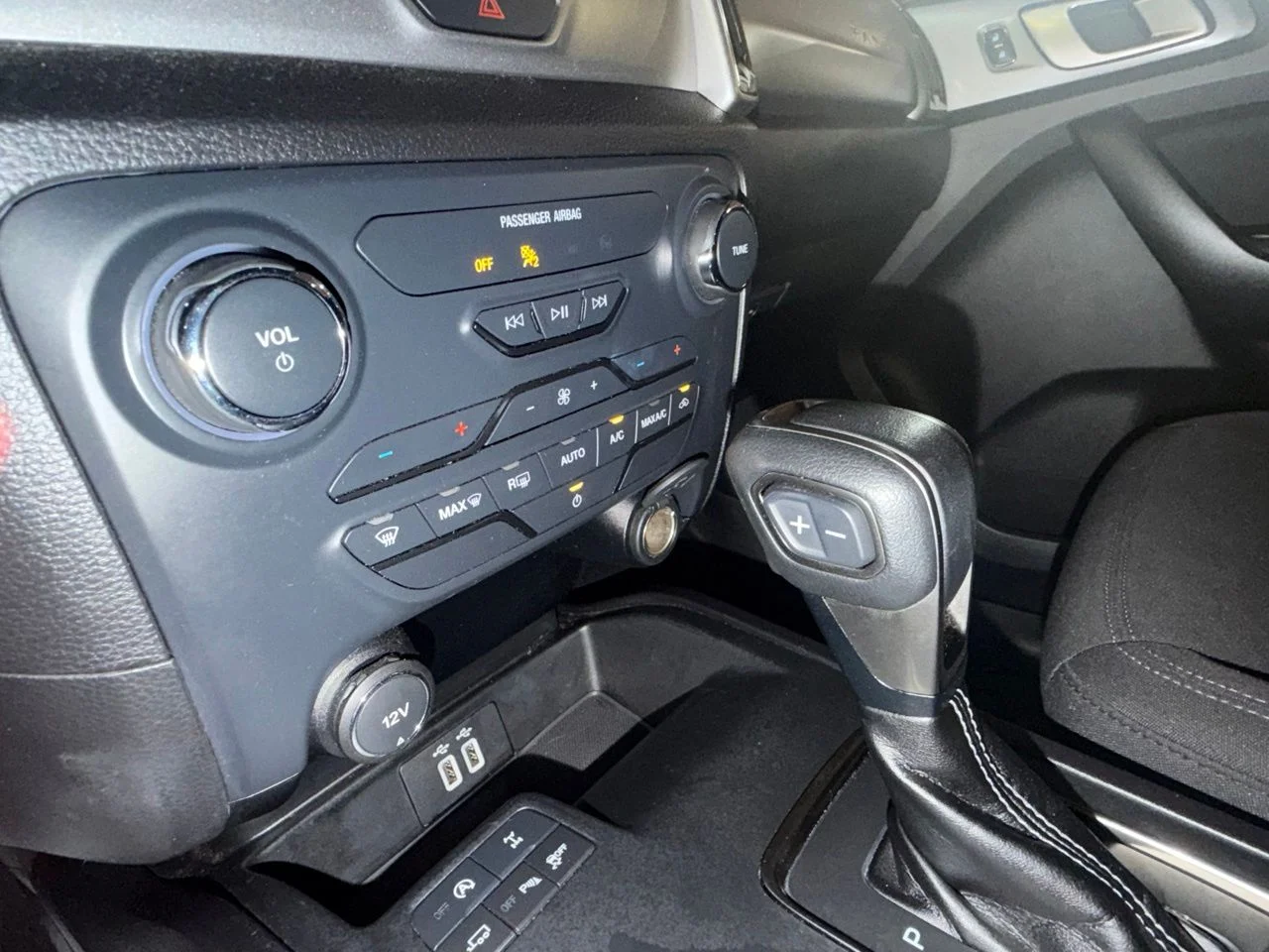 Used 2020 Blue Ford XLT image 24