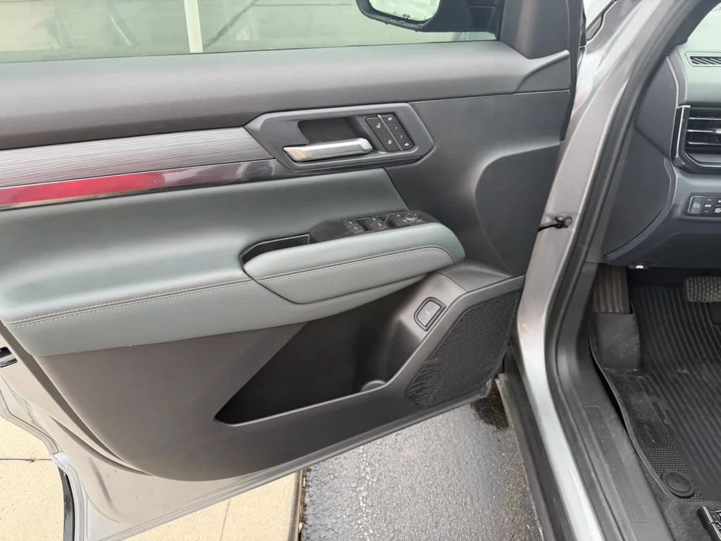 Used 2026 Sterling Metallic GMC AT4 image 4