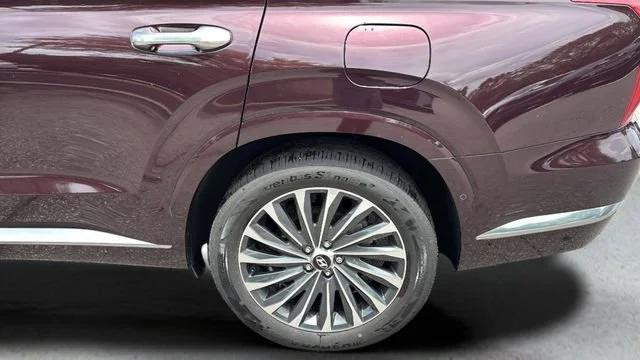 Used 2024 Red Hyundai Calligraphy image 30