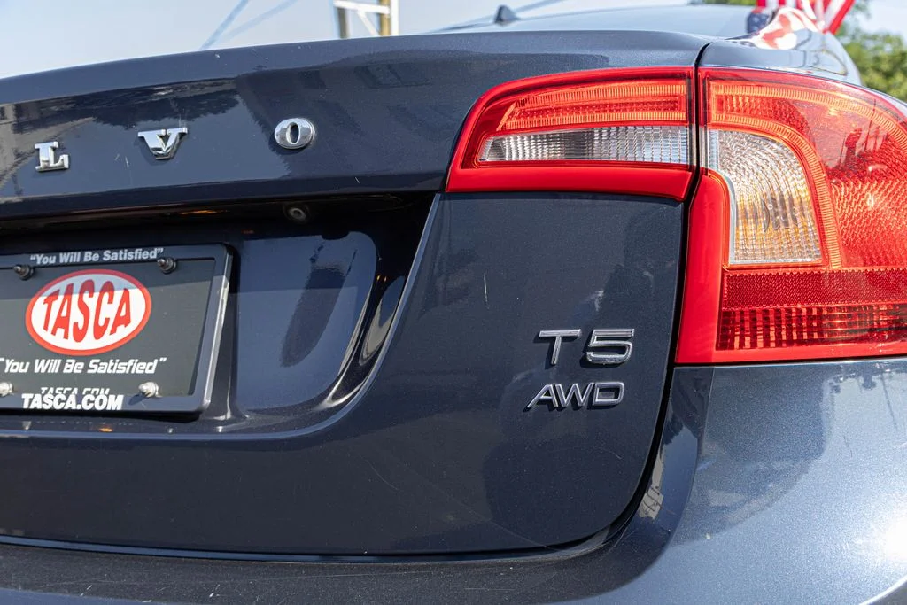 Used 2015 Blue Volvo T5 Premier image 13
