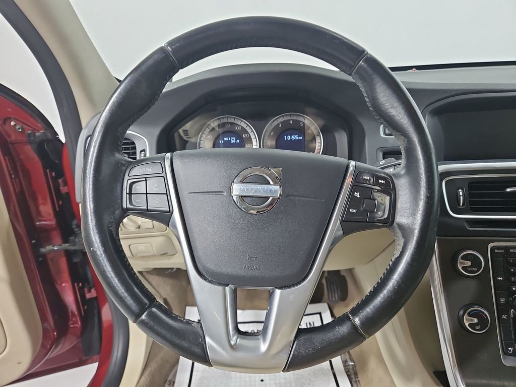Used 2013 Red Volvo  image 14