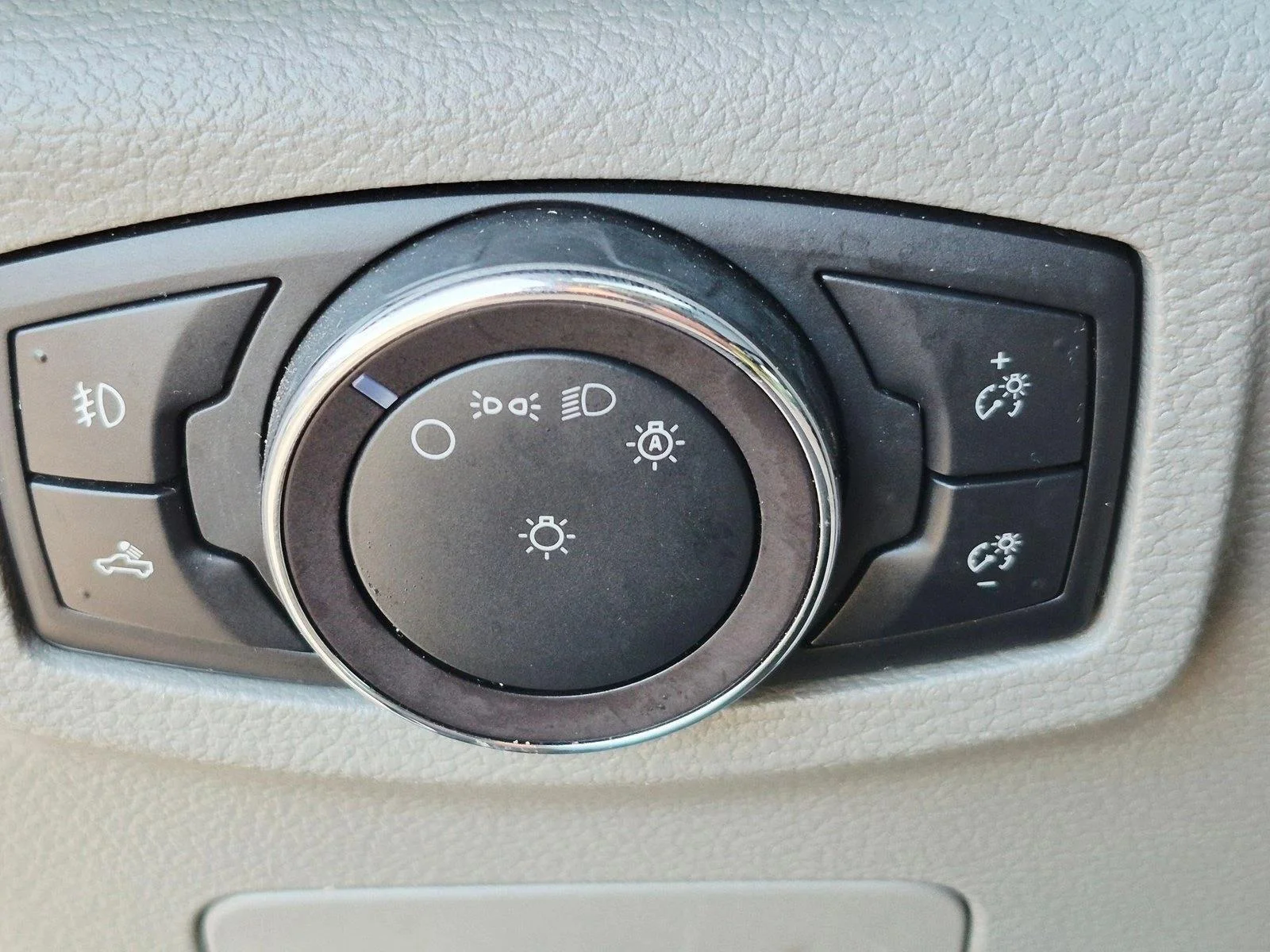 Used 2019 Ingot Silver Metallic Ford XL image 9