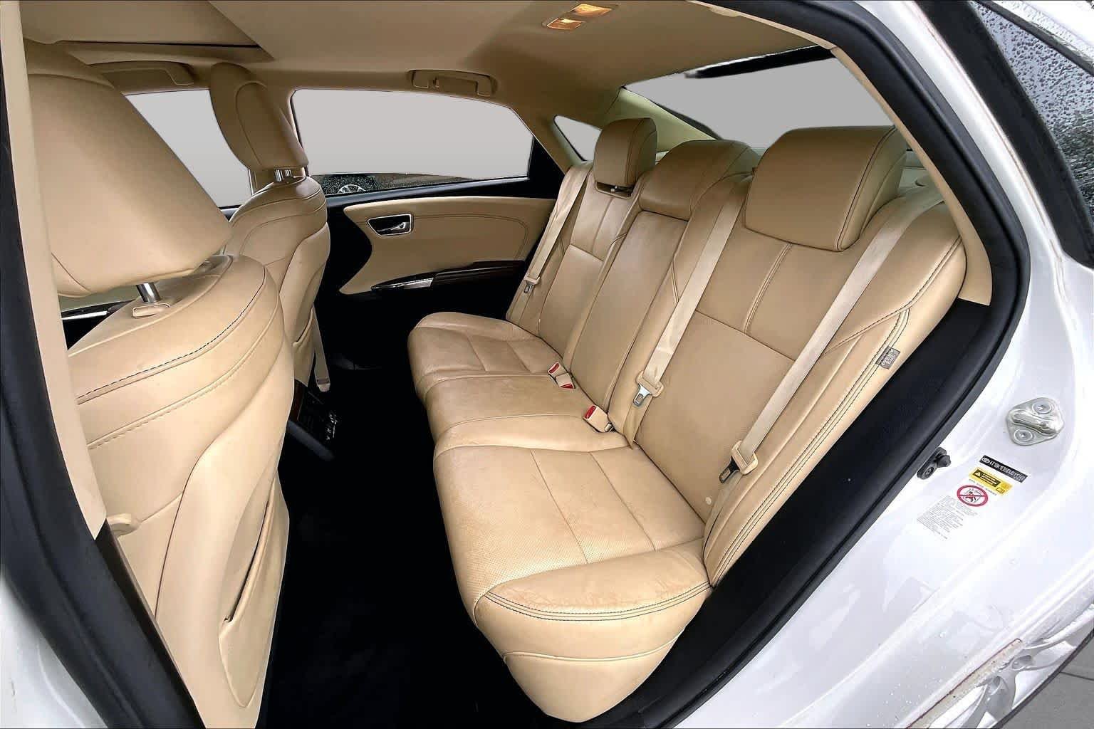 Used 2013 Blizzard Pearl Toyota Limited image 20