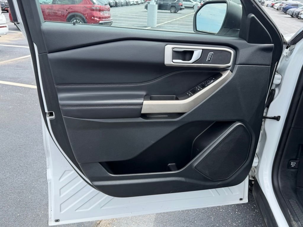 Used 2023 White Ford XLT image 13