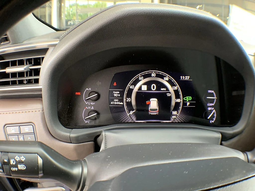 Used 2023 CAVIAR/PEPPER Lexus 600 Luxury image 15