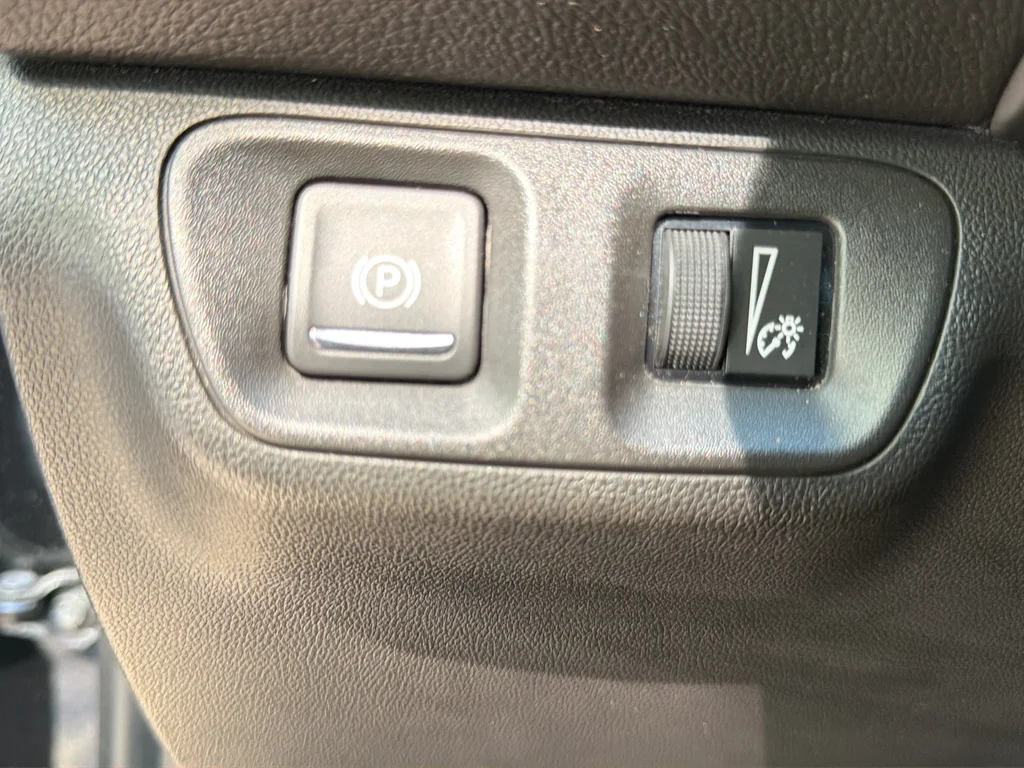 Used 2019 Black GMC Denali image 21
