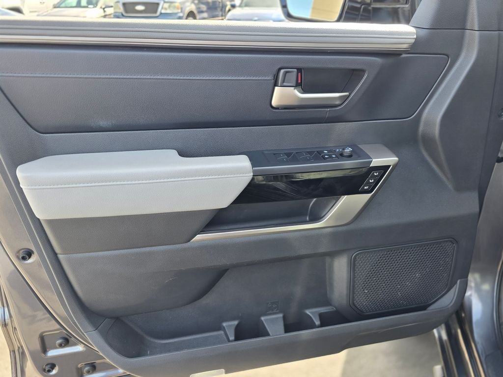 2025 Toyota Tundra Limited - Photo 20