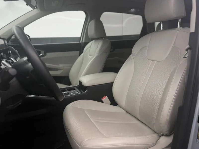 Used 2022  Kia S Sport Utility 4D image 15