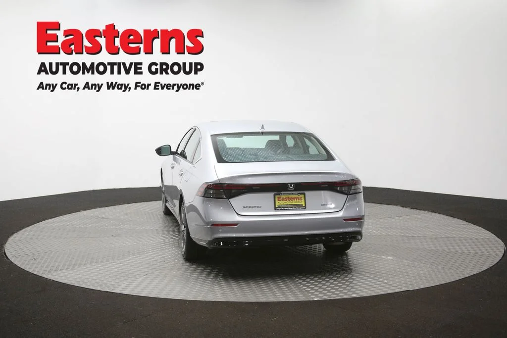 Used 2025 Silver Honda EX-L image 62
