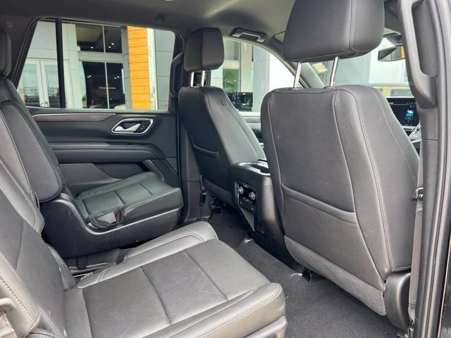 Used 2022 Black Chevrolet Z71 image 26