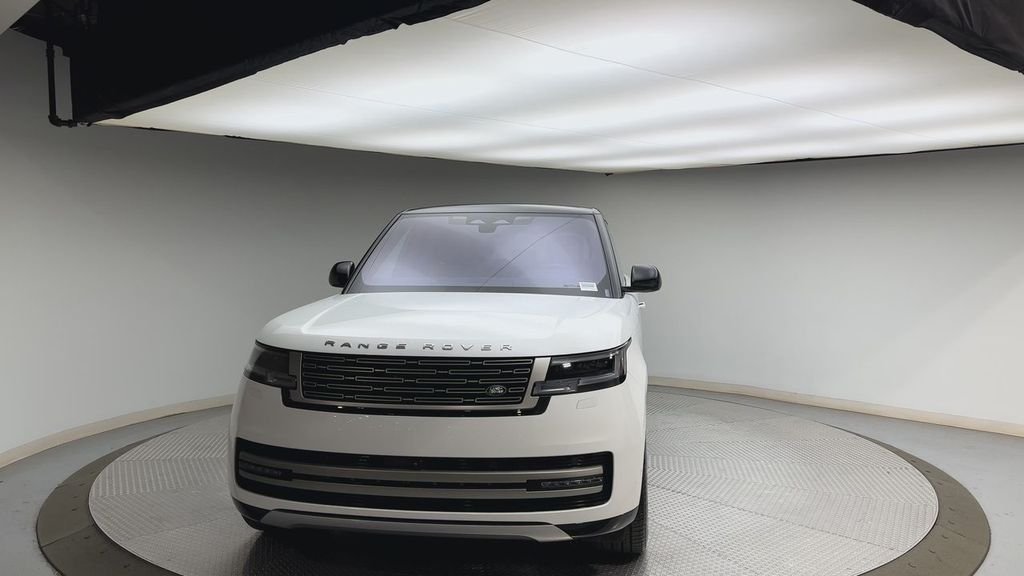 Certified Used 2023 Fuji White Land Rover SE image 7