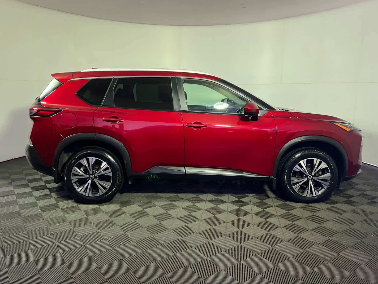 Used 2023 Scarlet Ember Tintcoat Nissan SV image 8