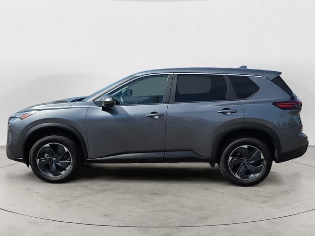 Used 2024 Gray Nissan SV image 8
