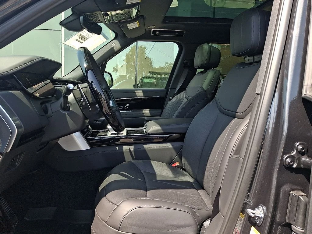 2026 Land Rover Range Rover SE - Photo 9
