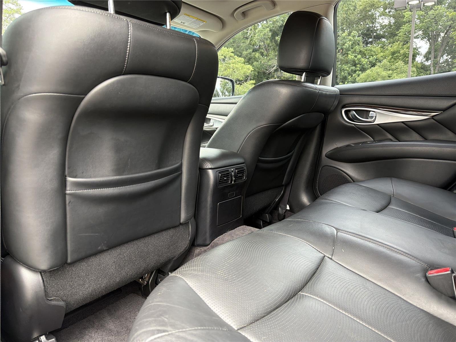 Used 2013  INFINITI Base image 19
