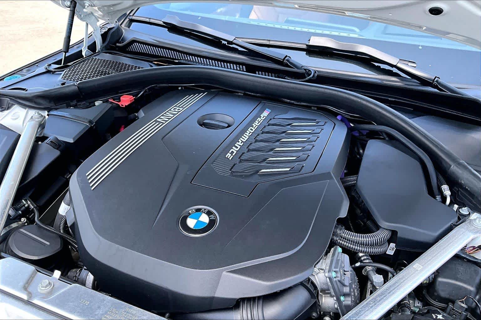 Used 2021 Alpine White BMW M440i image 32