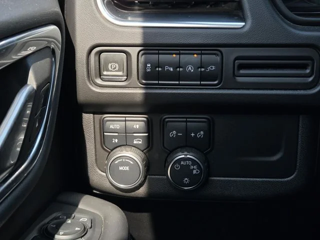 Used 2021 Empire Beige Metallic Chevrolet LT image 21