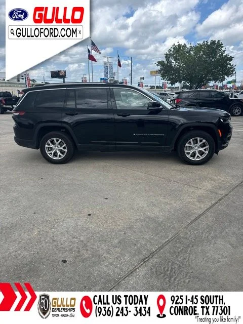 Used 2022 Diamond Black Jeep Limited image 3