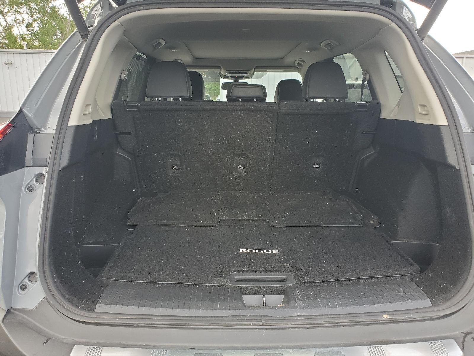 Used 2022 Boulder Gray Pearl Nissan SL image 5
