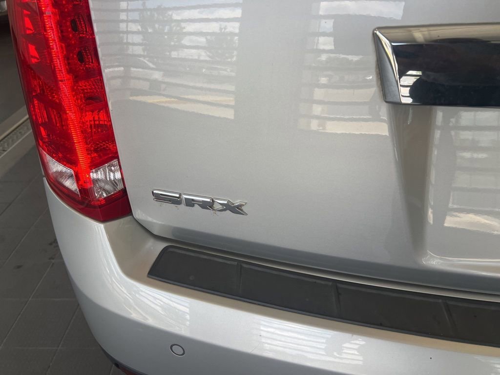 Used 2012 RADIANT SILVER METALLIC Cadillac Luxury Collection image 22