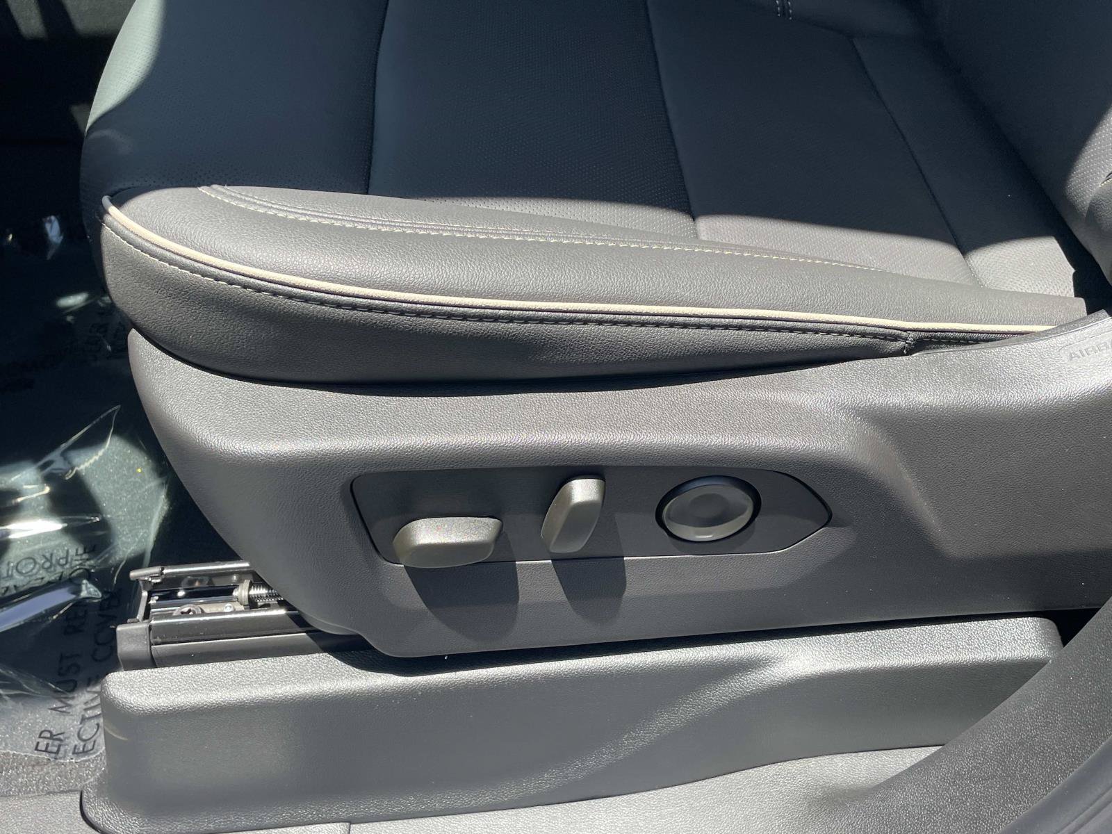 New 2026 Sterling Metallic GMC Elevation image 20