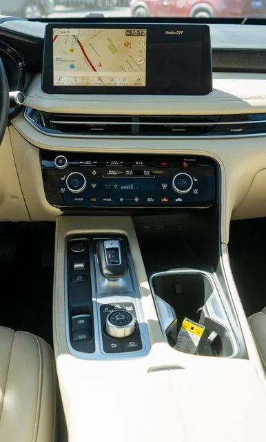 Used 2023 Red INFINITI Sensory image 19