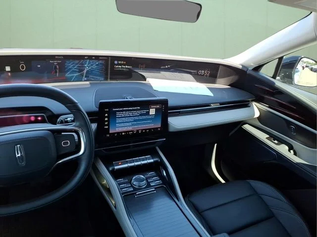 Used 2025 Gray Lincoln Premiere image 18