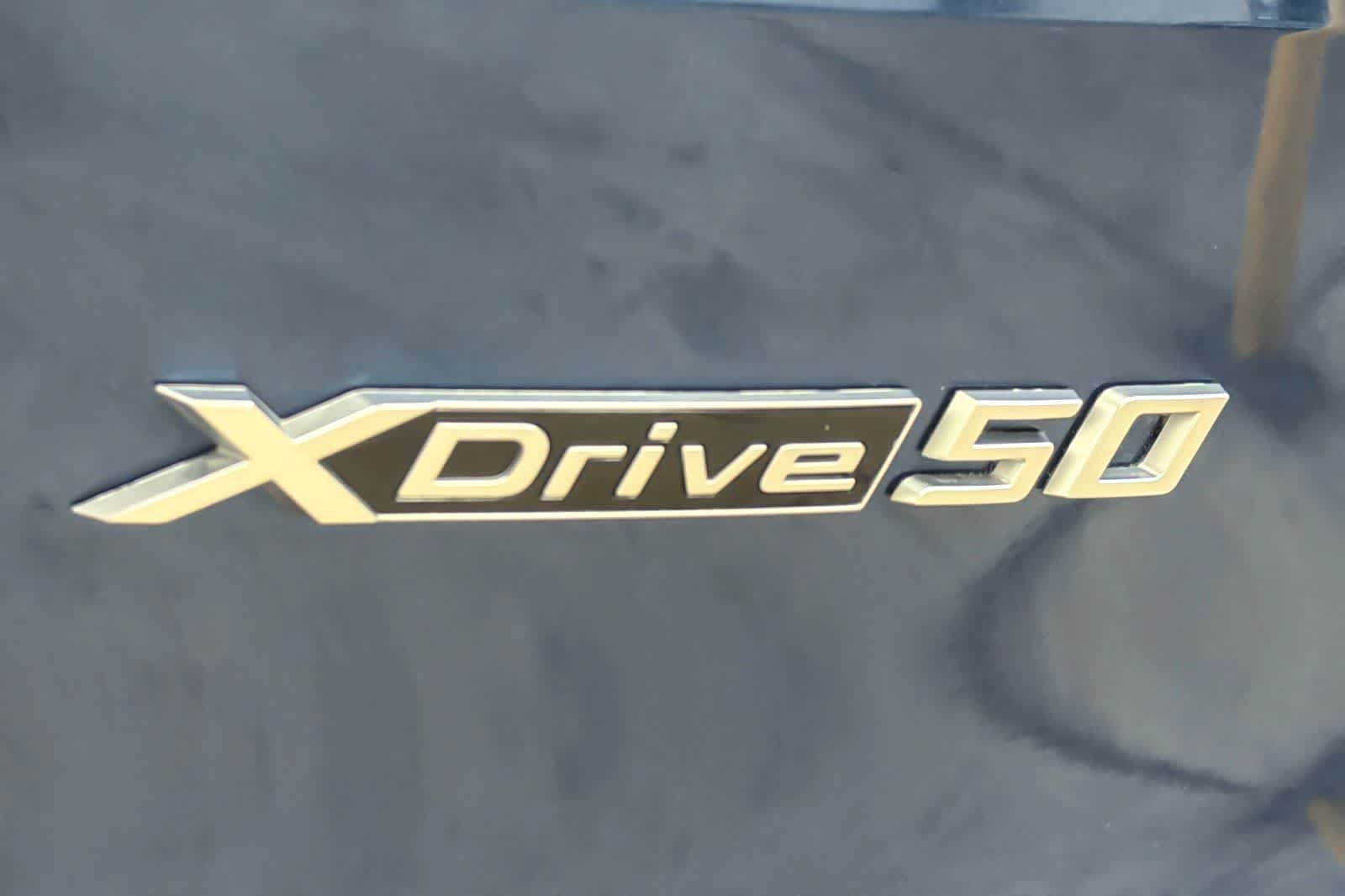 Used 2024 Phytonic Blue Metallic BMW xDrive50 image 27