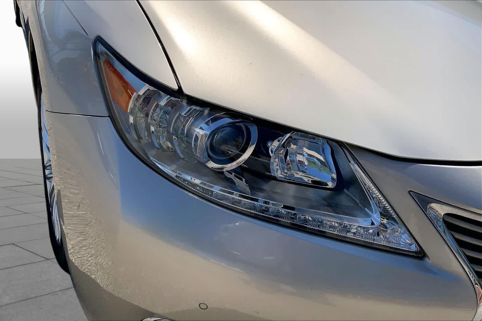 Used 2014 Satin Cashmere Metallic Lexus  image 28