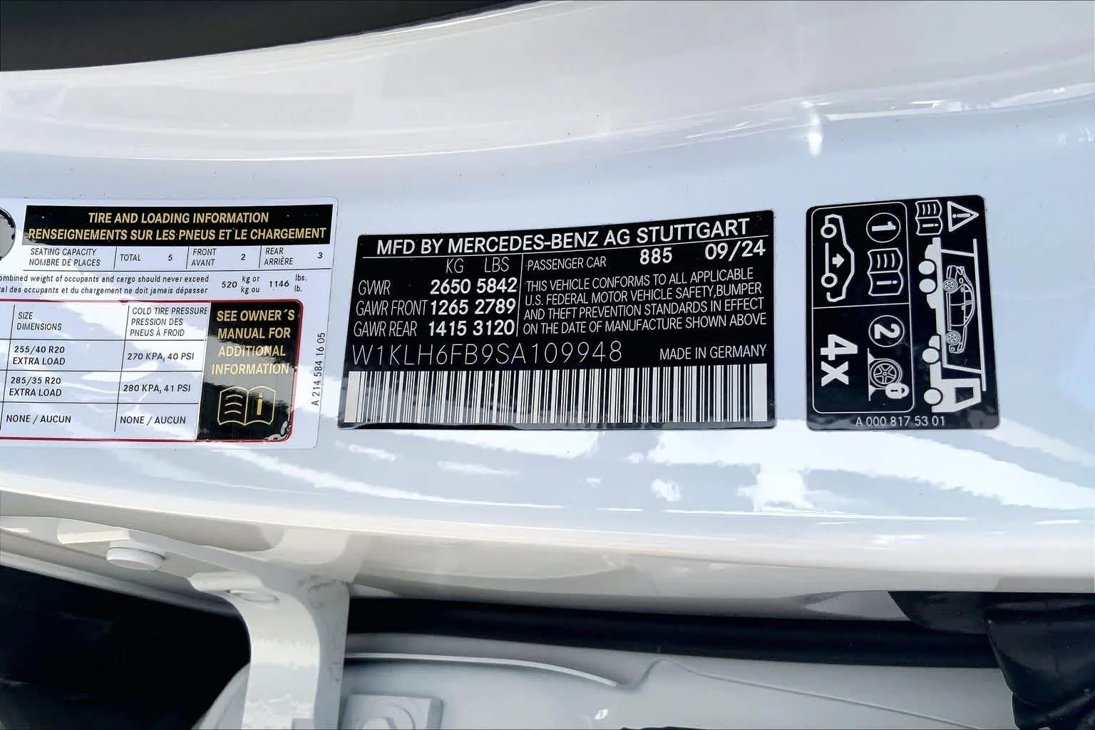Certified Used 2025 MANUFAKTUR Moonlight White Metallic Mercedes-Benz E 450 image 32