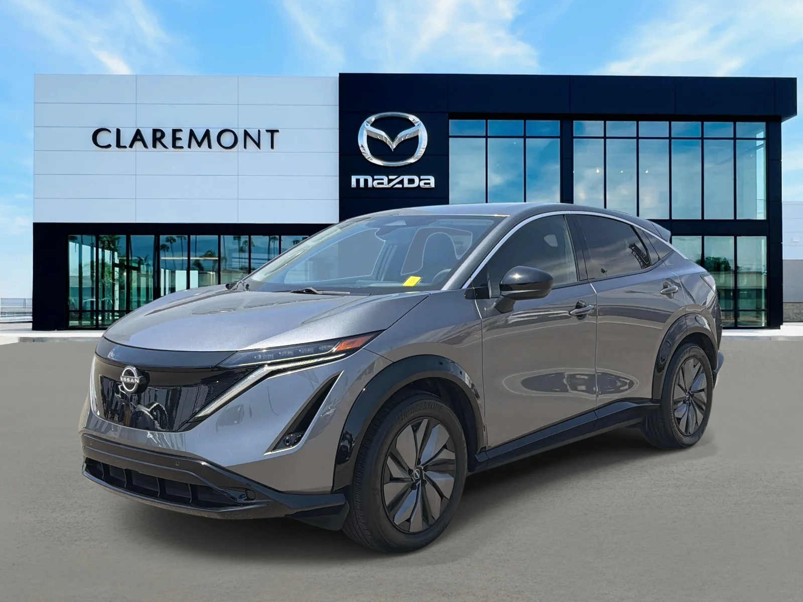 Used 2025 GUN METALLIC Nissan ENGAGE FWD image 3