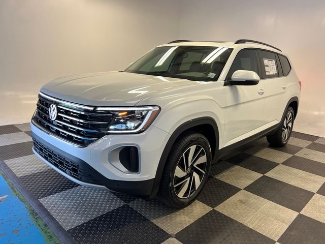 New 2026 White Volkswagen 2.0T SE w/Technology image 3
