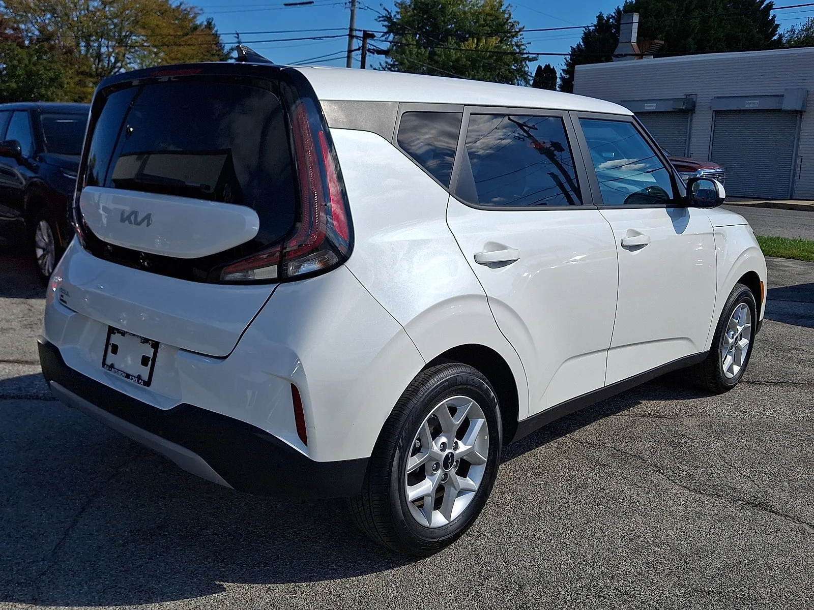 Certified Used 2025 White Kia LX image 6