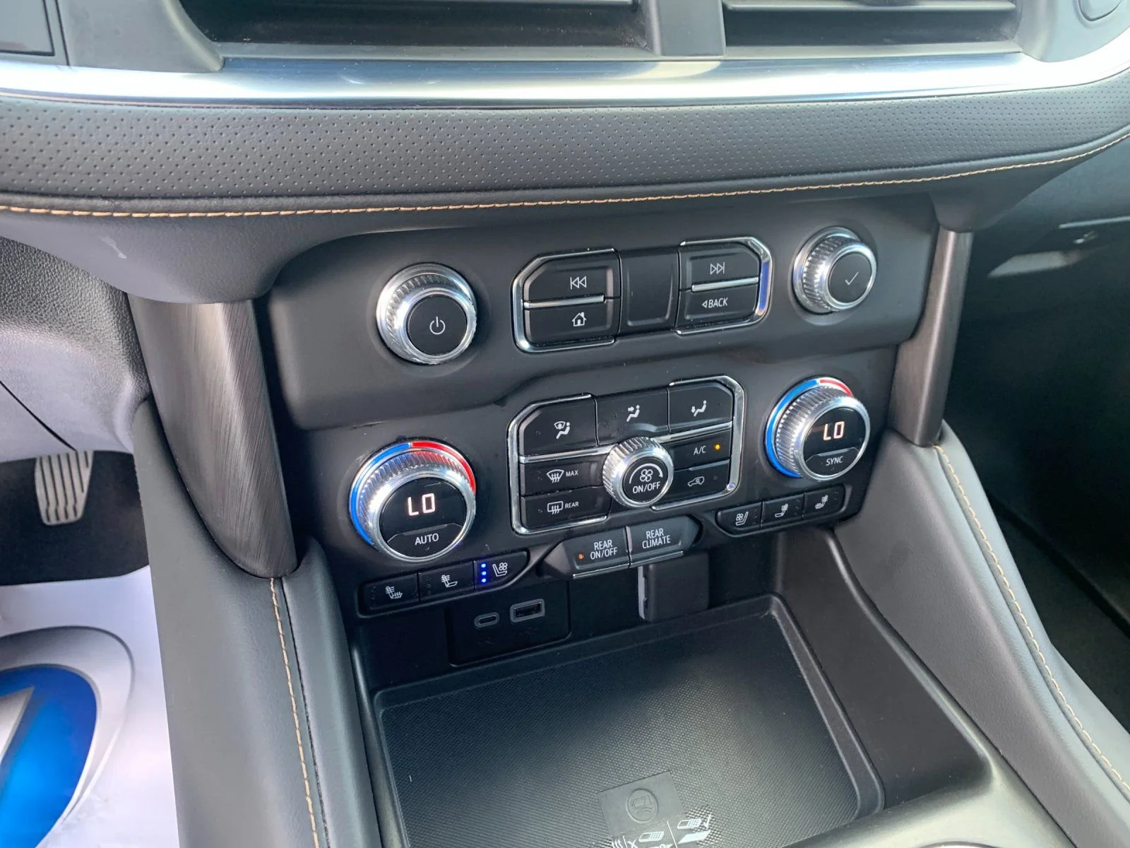 Used 2023 Summit White GMC AT4 image 22