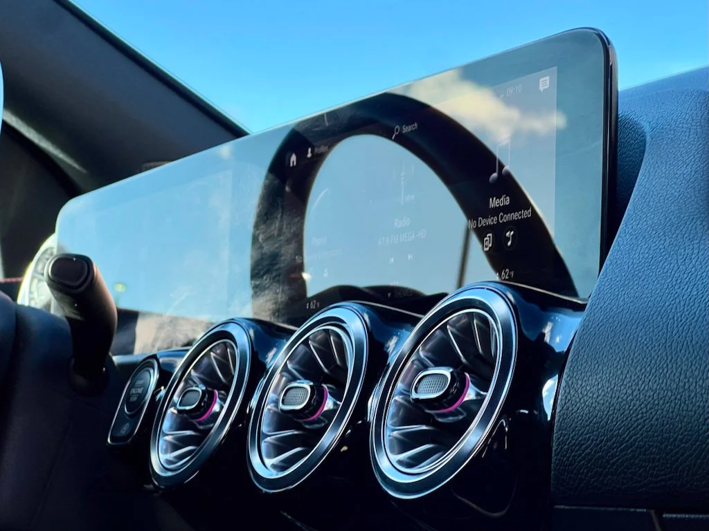 Used 2023  Mercedes-Benz GLA 250 image 19