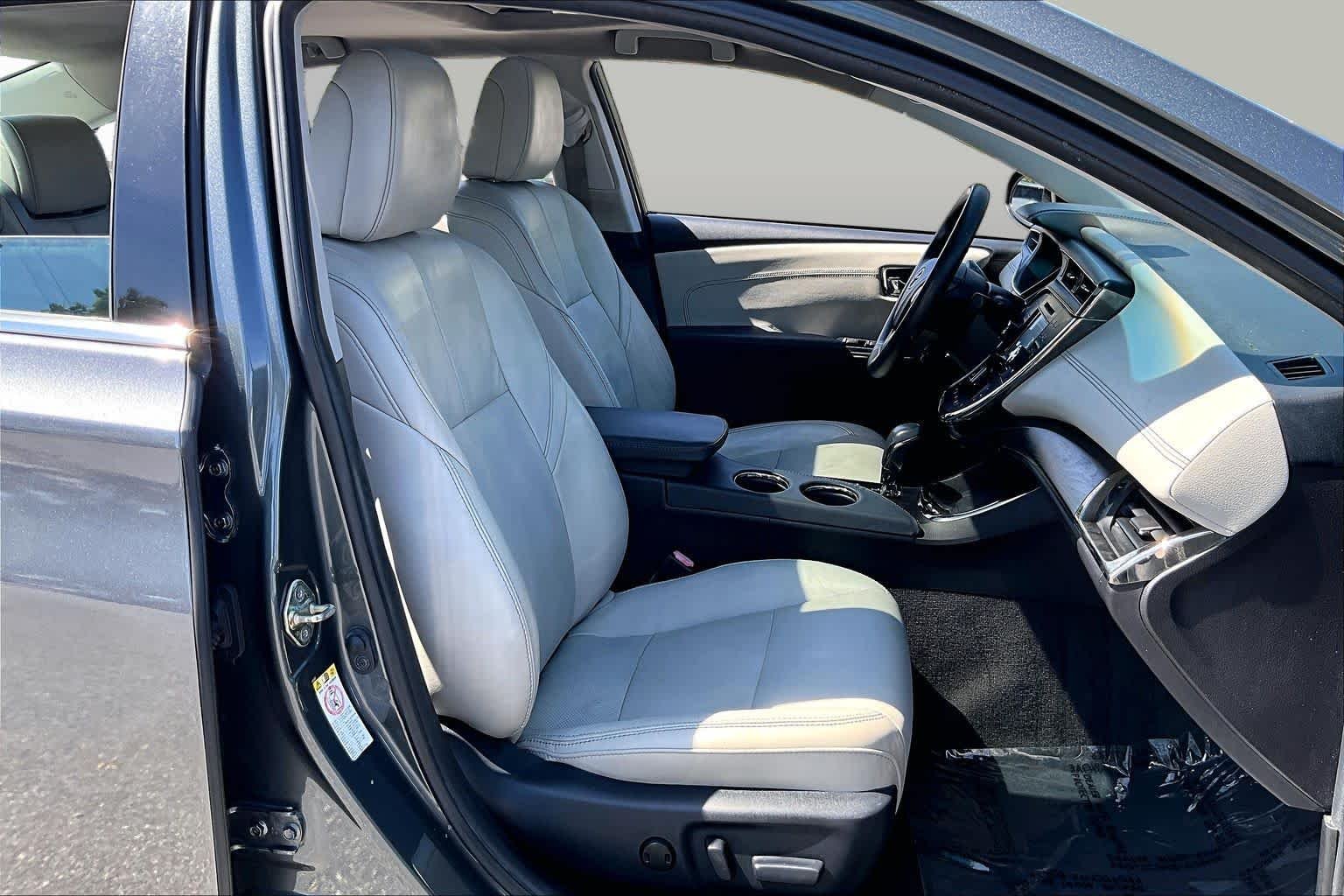 Used 2017 Magnetic Gray Metallic Toyota Hybrid Limited image 9