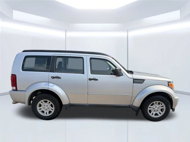 Used 2009 Silver Dodge SE image 5