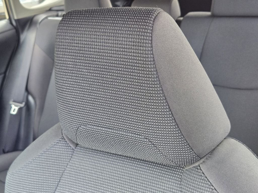 2024 Toyota RAV4 LE - Photo 17