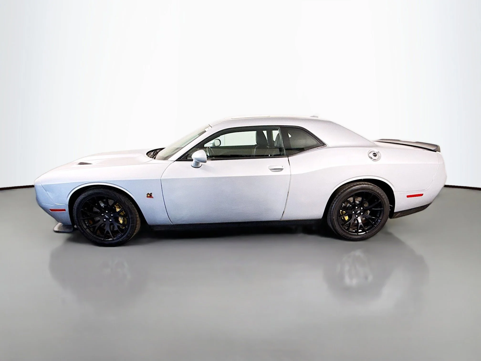 Used 2019 Triple Nickel Clearcoat Dodge R/T Scat Pack image 4