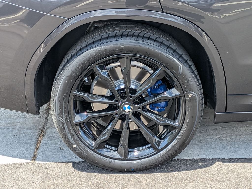 Used 2024 Gray BMW M40i image 25
