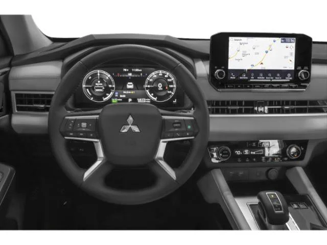 Used 2025  Mitsubishi  image 6
