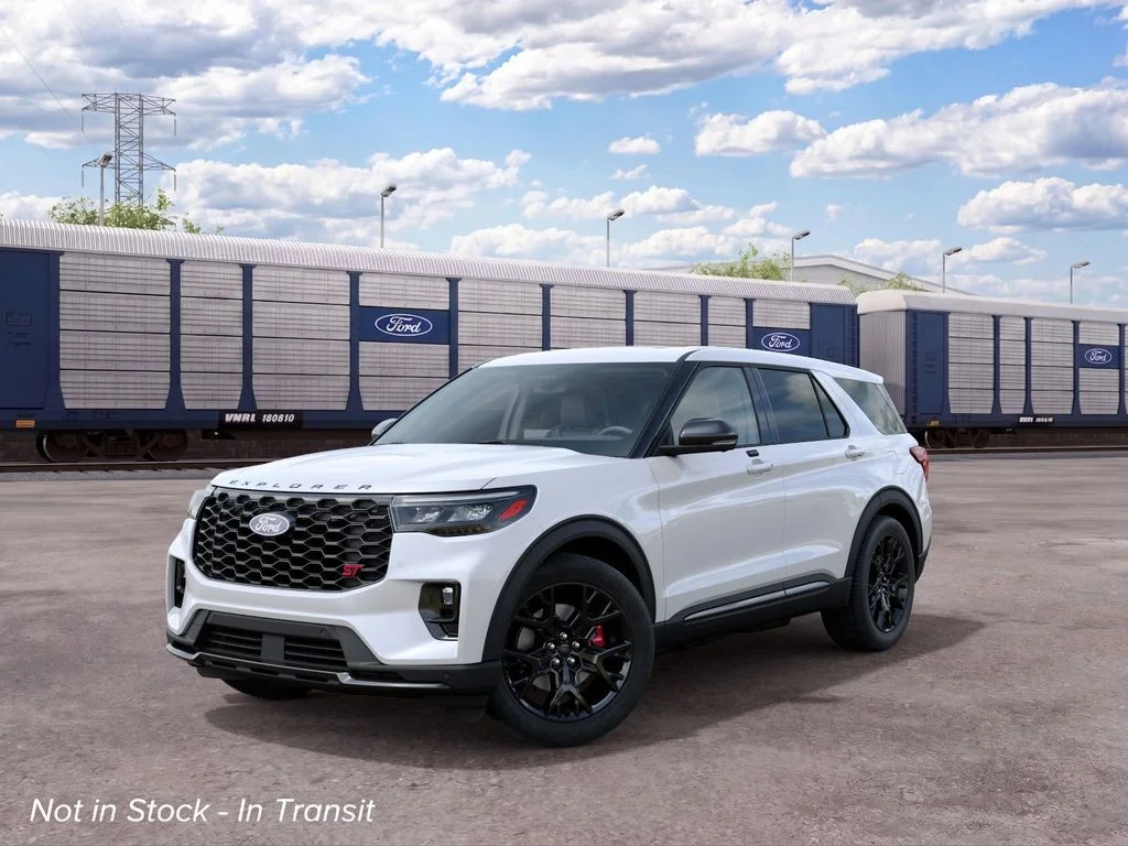 New 2027 Star White Metallic Tri-Coat Ford ST image 2